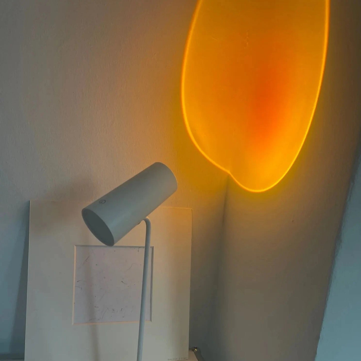 Minimalistička stolna svjetiljka | Podesivi način rada svjetla