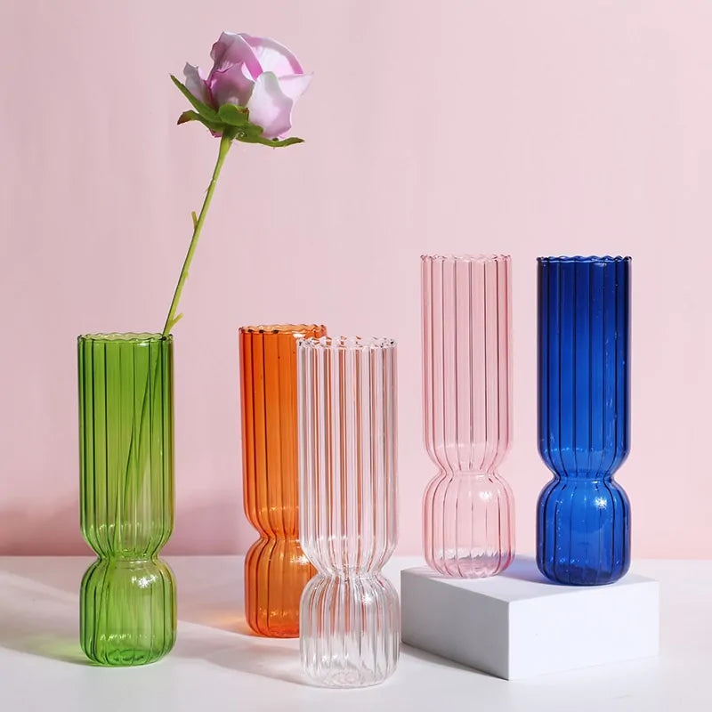 Vase rétro coloré | Conception abstraite