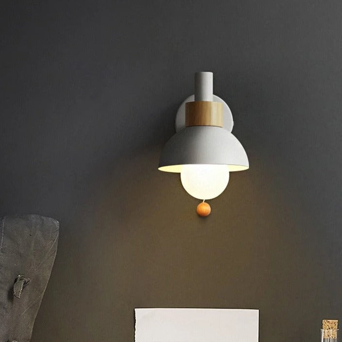 Lámpara de pared nórdica | Metal y madera, interruptor de tirador
