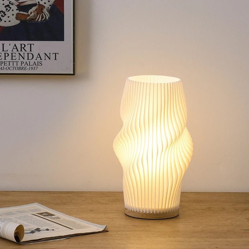 Französische geriffelte Tischlampe | Modernes Design