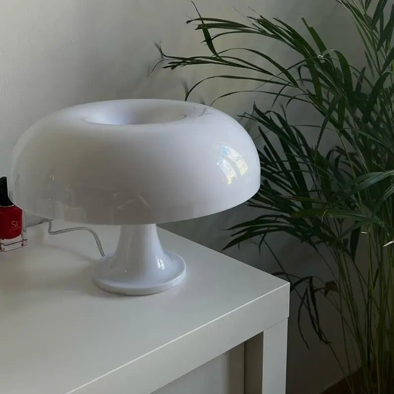 Retro přenosná stolní lampa | Design italských hub 60. let