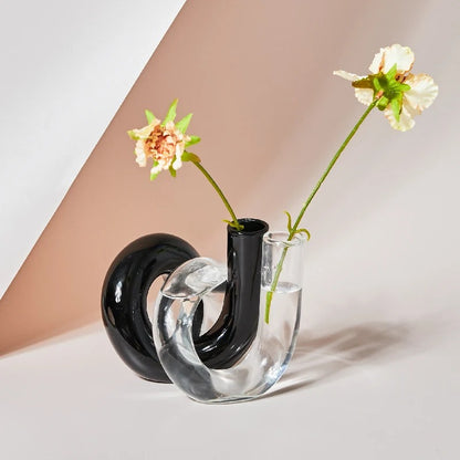 Zakrivená rúrková váza | Abstraktný dizajn