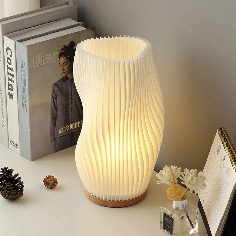 Francúzska ryhovaná stolná lampa | Moderný dizajn