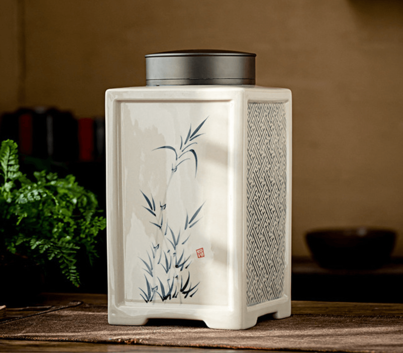 Handpainted Tea Jar | Metal Lid | Moisture-proof sealing | Chinese Pottery - JUGLANA